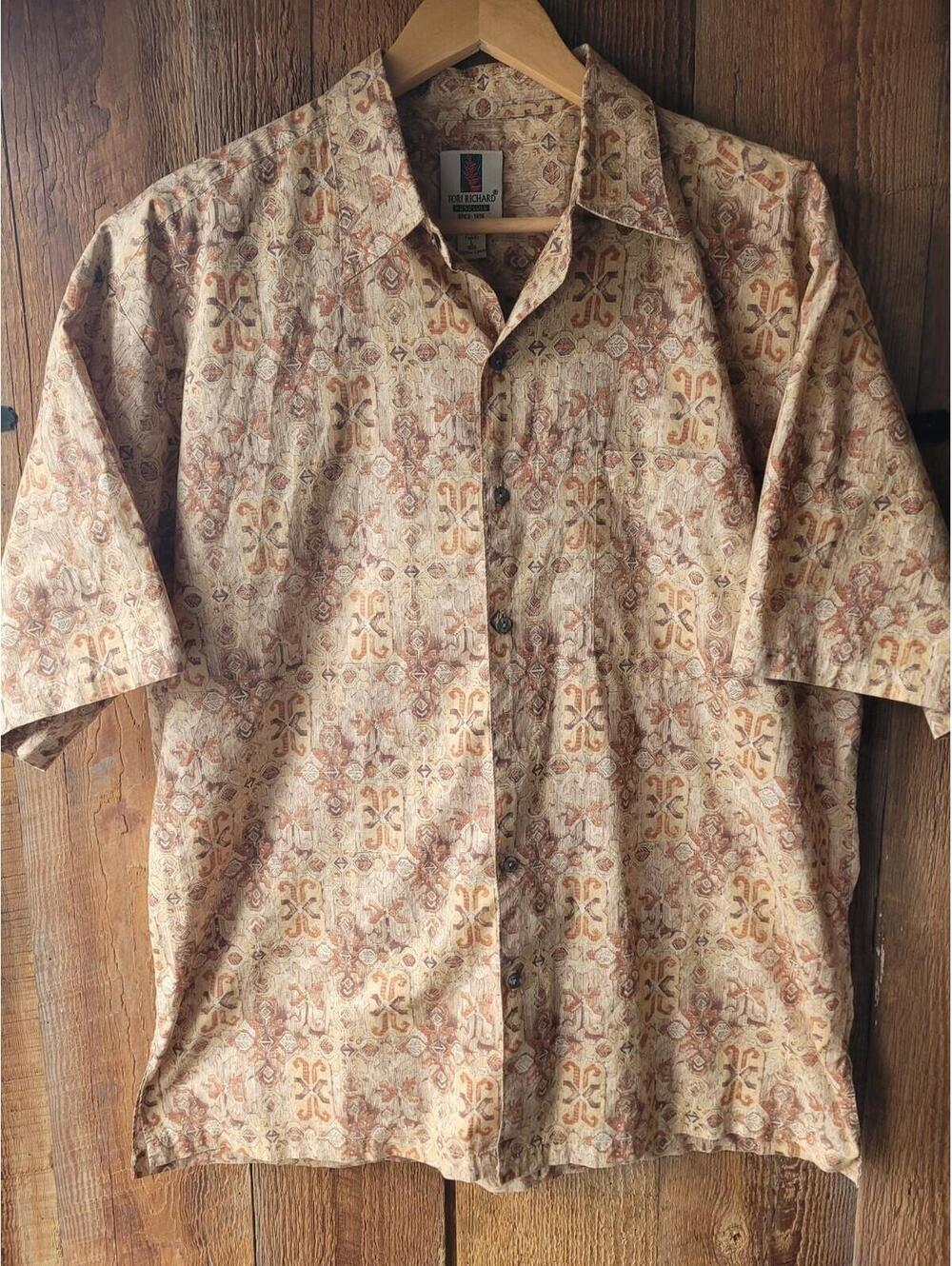 Tori Rchard honolulu Size L  button up short sleeve shirt